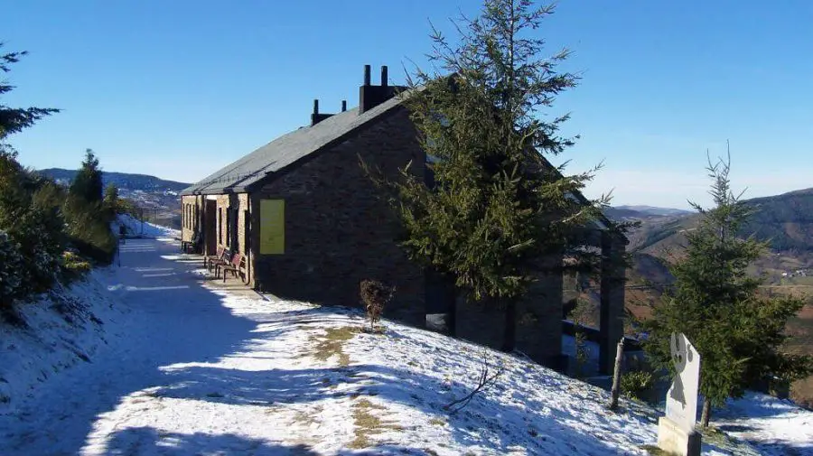 Albergue de la Xunta de Galicia de O Cebreiro, Lugo - Camino Francés :: Albergues del Camino de Santiago