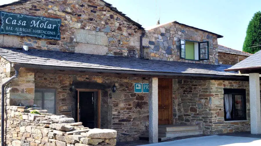 Albergue Casa Molar, Ventas de Narón (Portomarín) - Camino Francés :: Albergues del Camino de Santiago