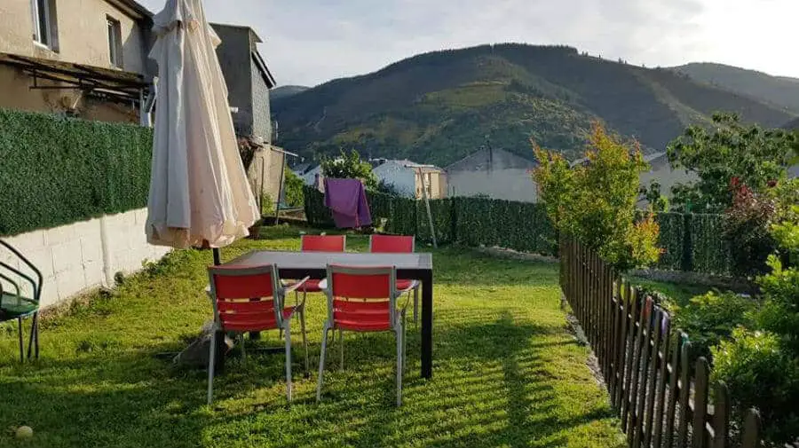 Albergue El Castillo, Villafranca del Bierzo, León Camnio Francés :: Albergues del Camino de Santiago