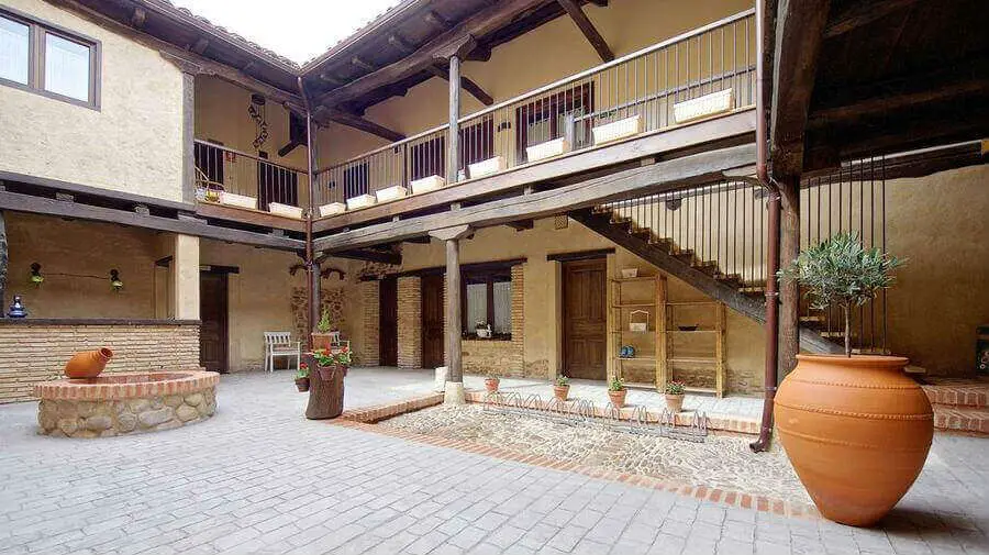 Albergue El Encanto, Villares de Órbigo, León - Camino Francés :: Albergues del Camino de Santiago