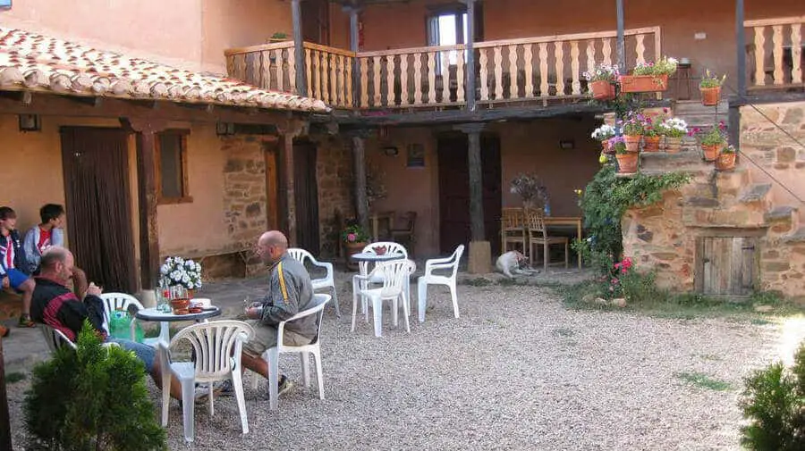 Albergue Las Águedas, Murias de Rechivaldo, León - Camino Francés :: Albergues del Camino de Santiago