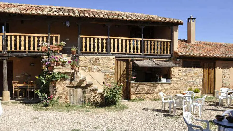 Albergue Las Águedas, Murias de Rechivaldo, León - Camino Francés :: Albergues del Camino de Santiago
