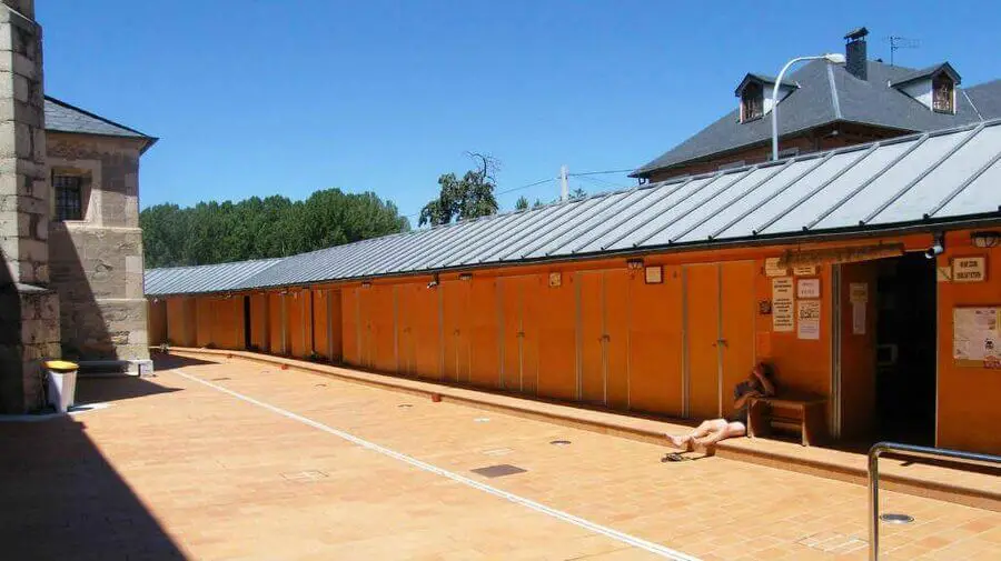 Albergue municipal de peregrinos de Cacabelos Santuario de la Quinta Angustia, León - Camino Francés :: Albergues del Camino de Santiago