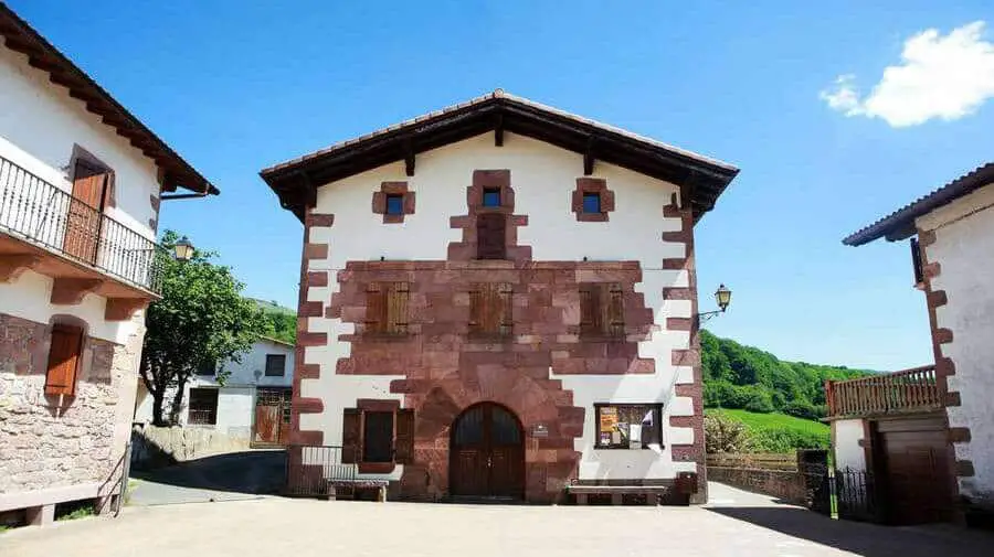 Albergue municipal de Amaiur, Amaiur/Maya, Navarra - Camino Baztanés :: Albergues del Camino de Santiago