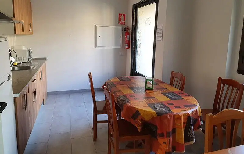 Albergue El Roble, Tábara, Zamora - Camino Sanabrés ::