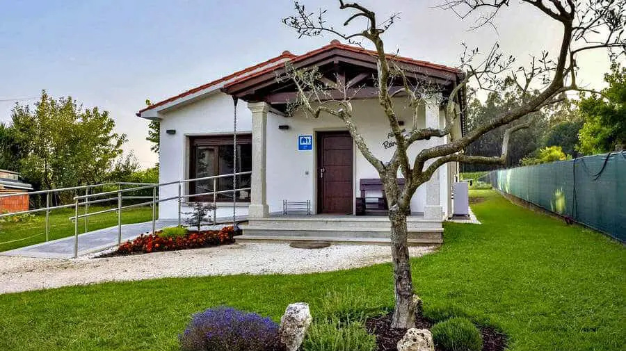 Albergue Reina Lupa Deseiro (Sergude), La Coruña - Camino Sanabrés :: Albergues del Camino de Santiago