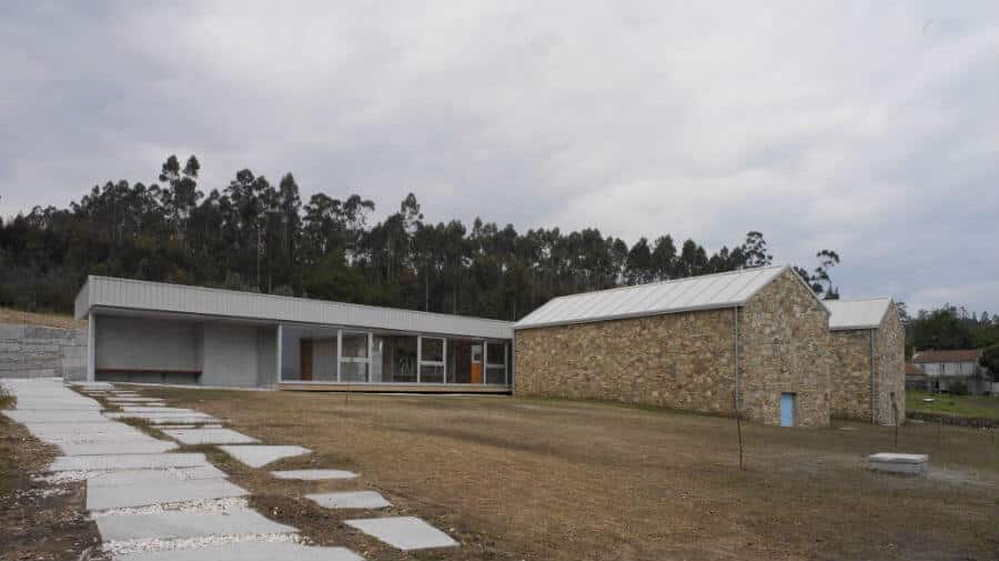 Albergue de peregrinos de la Xunta de Galicia de Outeiro, La Coruña - Camino Sanabrés :: Albergues del Camino de Santiago