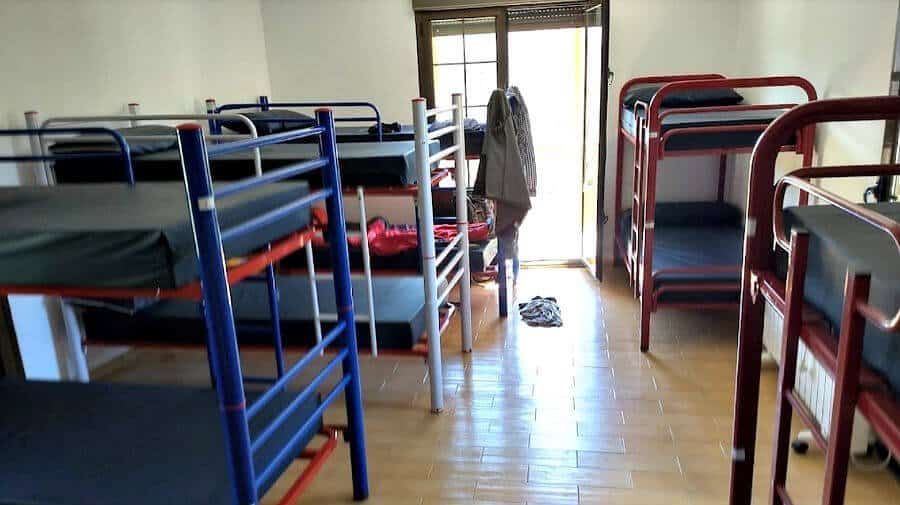 Albergue de peregrinos municipal de Lubián, Zamora - Camino Sanabrés :: Albergues del Camino de Santiago