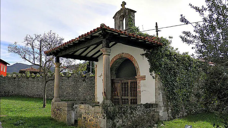 Ermita en Duesos, Caravia, Asturias - Camino del Norte :: Guía del Camino de Santiago