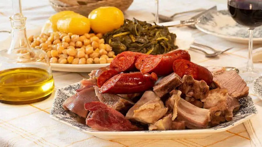Cocido gallego - Camino Sanabrés :: Gastronomía del Camino de Santiago Cocido gallego - Camino Sanabrés :: Gastronomía del Camino de Santiago