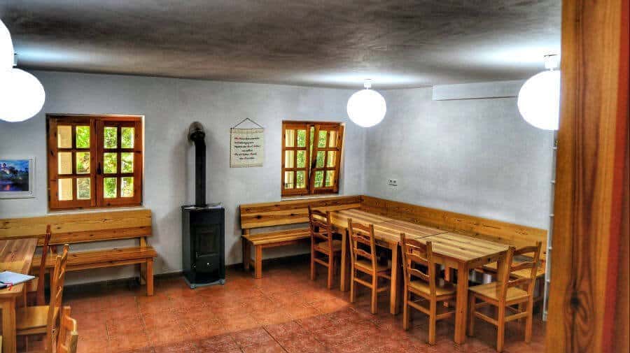 Albergue de peregrinos parroquial de La Faba, León :: Albergues del Camino de Santiago Albergue de peregrinos parroquial de La Faba, León :: Albergues del Camino de Santiago