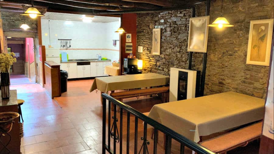 Albergue Los Blasones, Sarria - Camino Francés :: Albergues del Camino de Santiago Albergue Los Blasones, Sarria - Camino Francés :: Albergues del Camino de Santiago