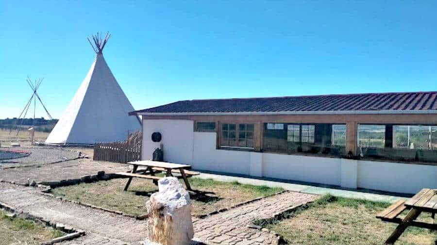 Albergue Indian Way, El Ganso - Camino Francés :: Albergues del Camino de Santiago