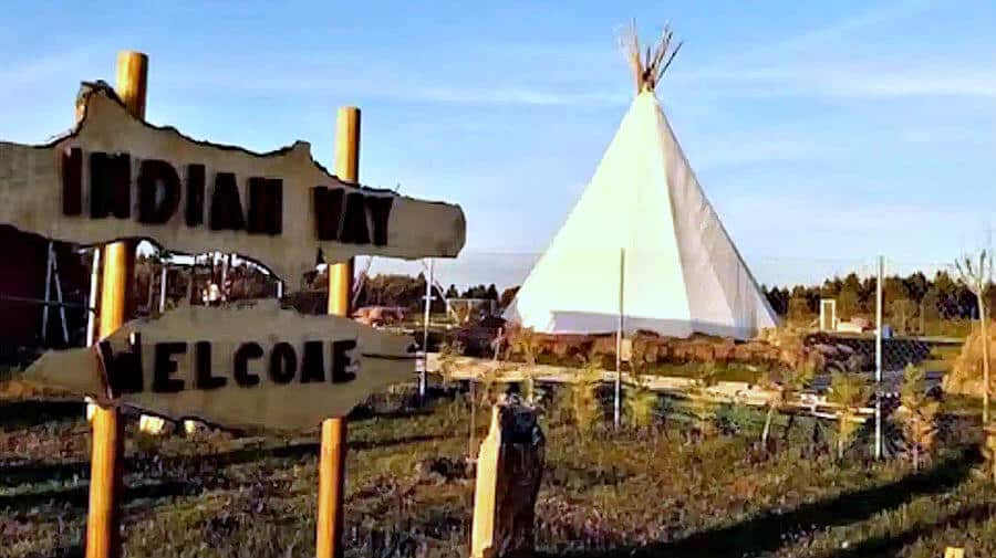 Albergue Indian Way, El Ganso - Camino Francés :: Albergues del Camino de Santiago