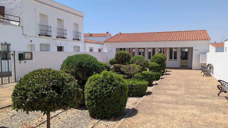 Albergue municipal de Los Santos de Maimona, Badajoz - Vía de la Plata :: Albergues del Camino de Santiago