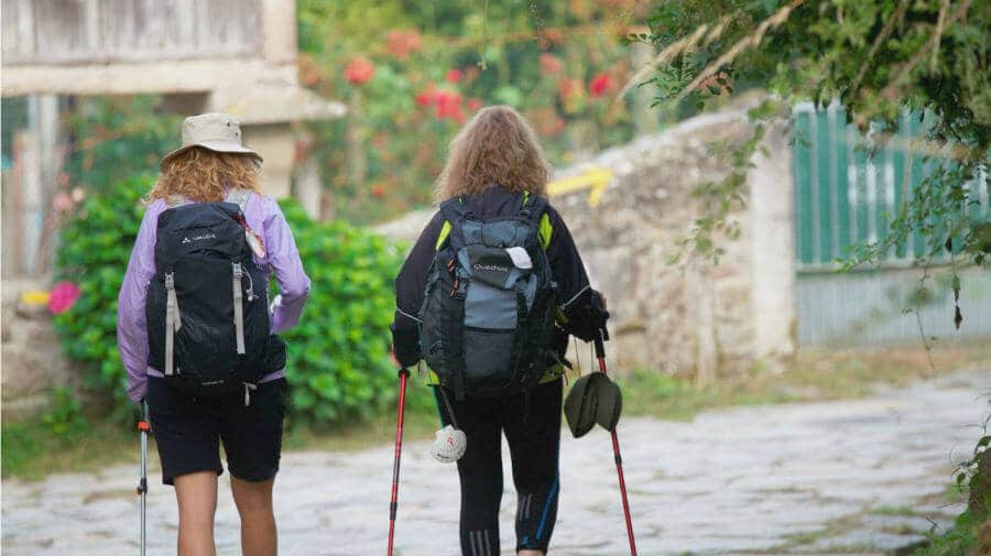 Peregrinas en el Camino Francés en Galicia :: Camino de Santiago
