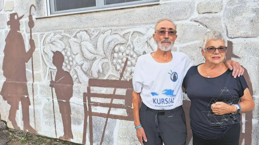 José y Merche en el albergue de peregrinos de A Rúa de Valdeorras - Camino de Invierno José y Merche en el albergue de peregrinos de A Rúa de Valdeorras - Camino de Invierno :: Guía del Camino de Santiago