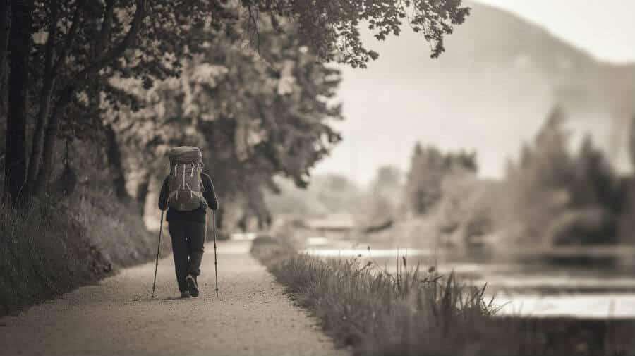 Peregrino en solitario haciendo el Camino de Santiago