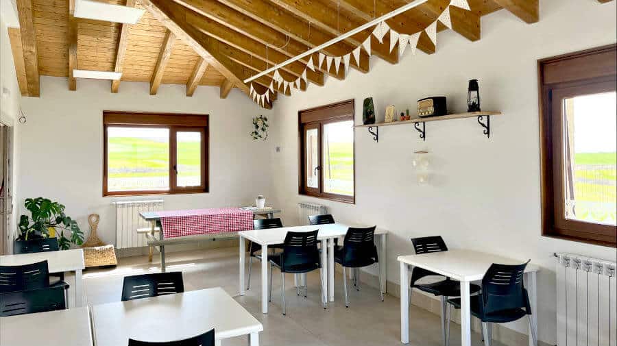 Albergue Fuente Sidres, Castellanos de Castro, Burgos - Camino Francés :: Albergues del Camino de Santiago