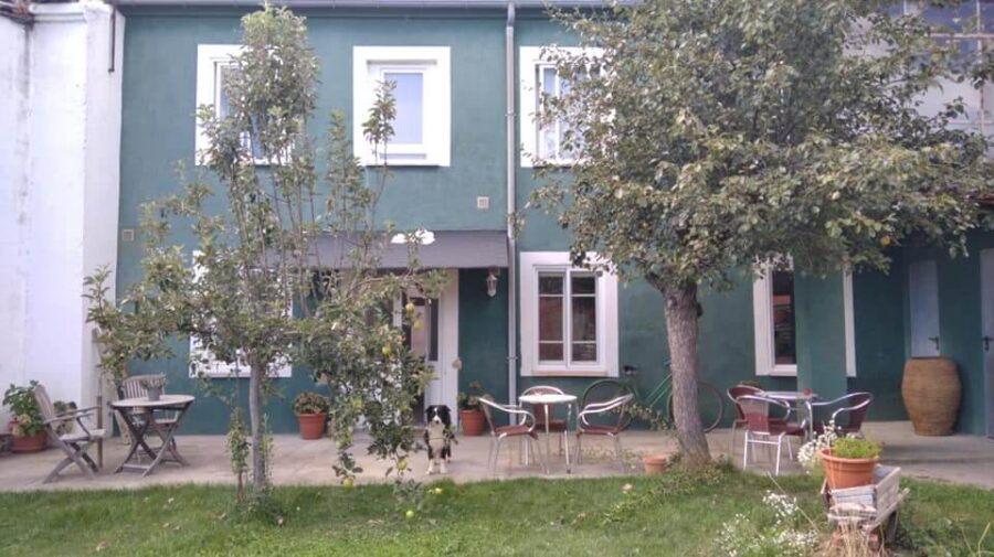 Albergue La Casa Verde, San Martín del Camino, León - Camino Francés :: Albergues del Camino de Santiago