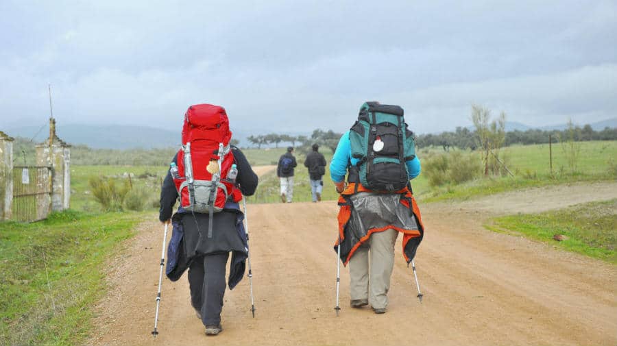Peregrinos por el Camino Sanabrés en Galicia :: Guía del Camino de Santiago
