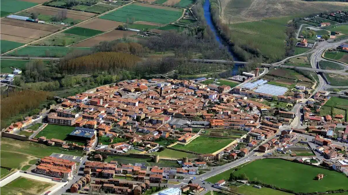 Vista aérea de Mansilla de las Mulas, León - Camino Francés :: Guía del Camino de Santiago