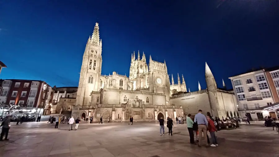 Vista de la Catedral de Burgos - Camino Francés :: Guía del Camino de Santiago