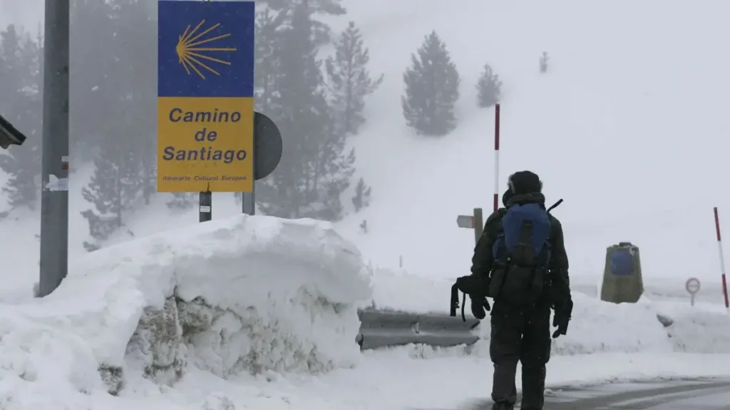 El Camino Aragonés en el puerto de Somport en invierno :: Guía del Camino Aragonés
