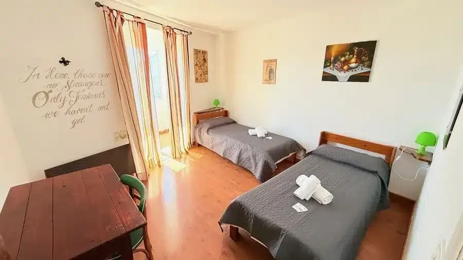 Albergue Matías, Sarria, Lugo - Camino Francés :: Albergues del Camino de Santiago