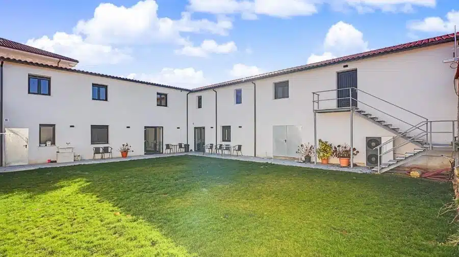 Albergue La Santa Siesta, Villadangos del Páramo - Camino Francés :: Albergues del Camino de Santiago