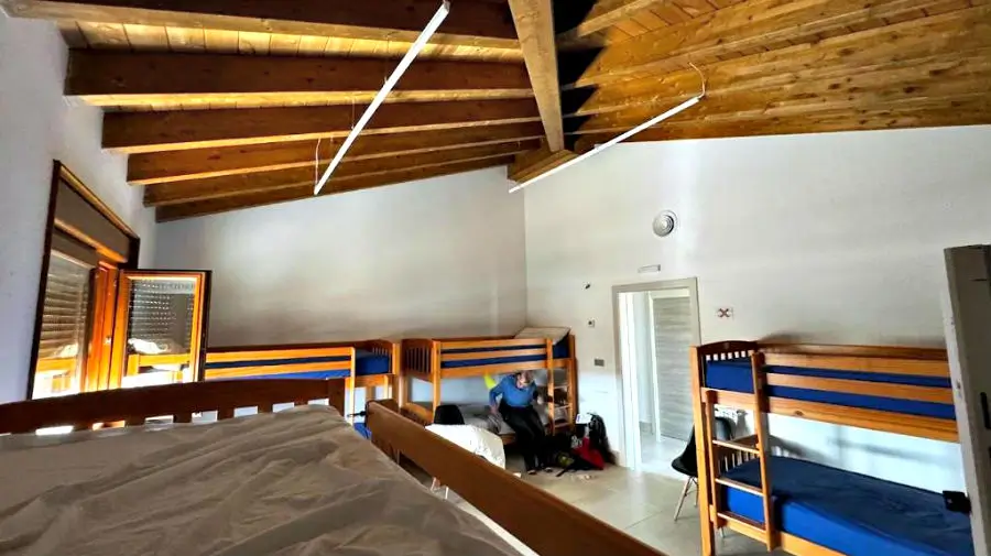 Albergue Fuente Sidres, Castellanos de Castro, Burgos - Camino Francés :: Albergues del Camino de Santiago