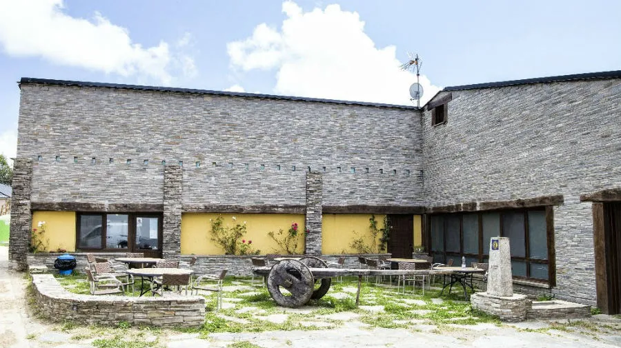 Albergue A Reboleira, Fonfría - Camino Francés :: Albergues del Camino de Santiago