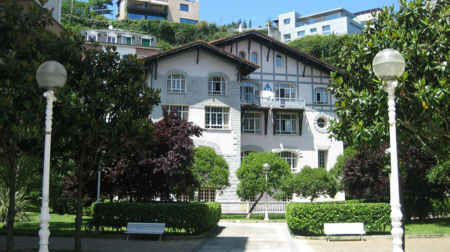 Albergue juvenil Ondarreta - La Sirena, San Sebastián - Camino del Norte :: Albergues del Camino de Santiago