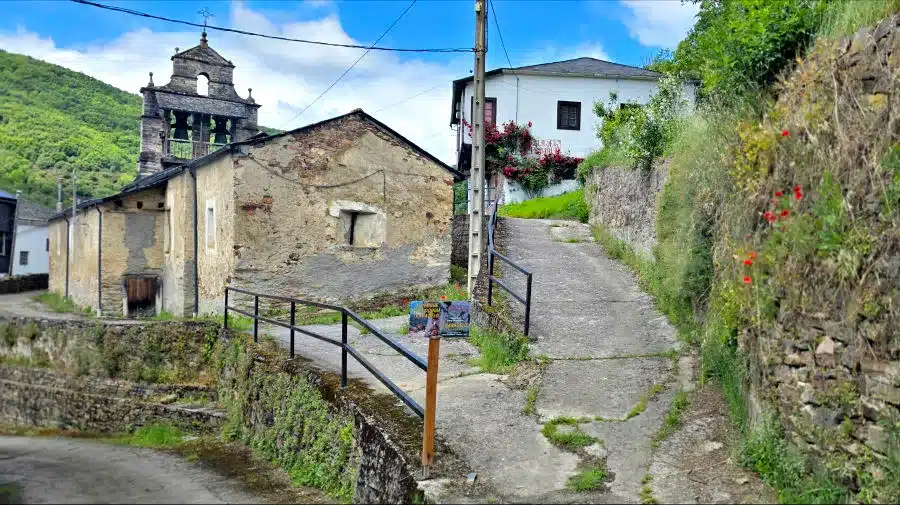 Albergue de peregrinos parroquial San Nicolás, Trabadelo - Camino Francés :: Albergues del Camino de Santiago