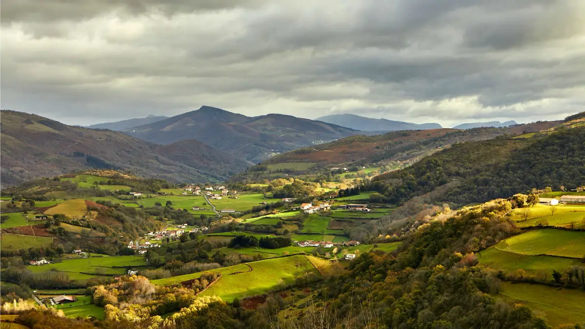 Vista del valle de Baztan en el Camino Baztanés