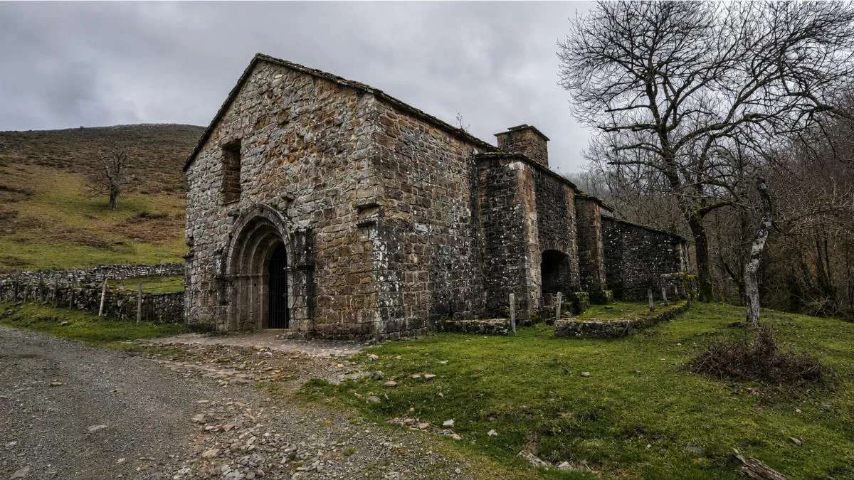 Ermita de Santiago en Belate, Camino Baztanés Ermita de Santiago en Belate, Navarra, en el Camino Baztanés