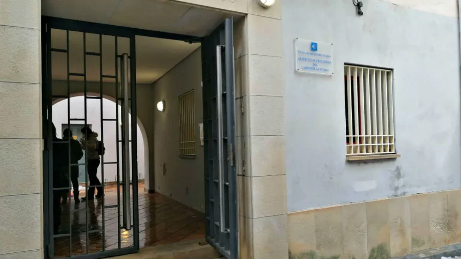 Albergue de peregrinos municipal de Jaca Entrada al albergue de peregrinos municipal de Jaca